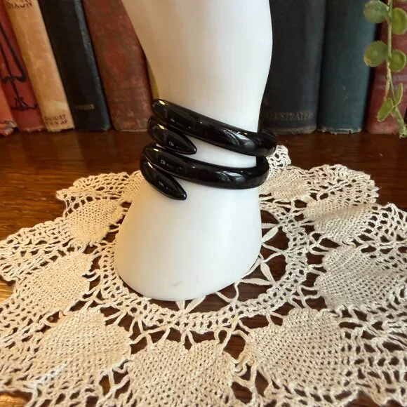 Vintage Architectural Black Metal Hinged Cuff Bracelet - Picture 8 of 17